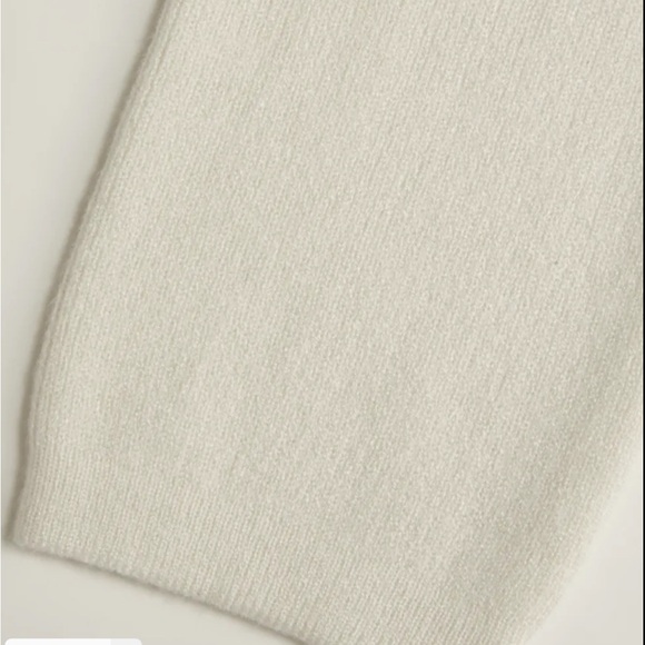 KNIT SQUARE NECK SOLID CONTRASTING BINDING RUCHED LONG SLEEVE TOP - Picture 5 of 6